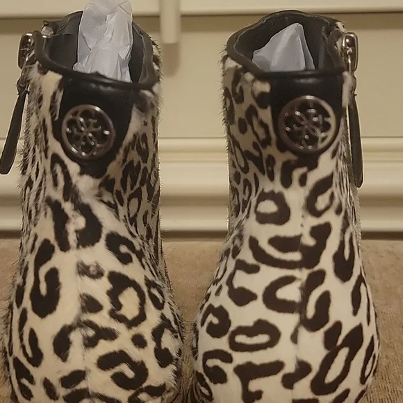 Guess Calf Skin Ankle Booties .Size 6 🔥🆕 - Picture 5 of 8